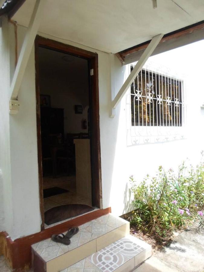 Gigi'S Self Catering Apartment Порт-Глод Экстерьер фото